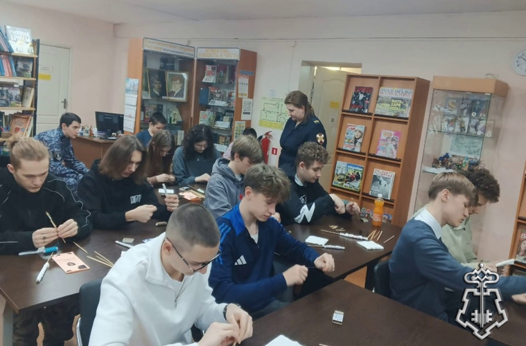 Росгвардейцы провели профориентационные и патриотические мероприятия с подрастающим поколением Свердловской области 