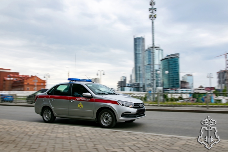 Росгвардия в цифрах. Вневедомственная охрана в Свердловской области свыше 19 тысяч раз выезжала по сигналам «тревога» в I полугодии 2026 года