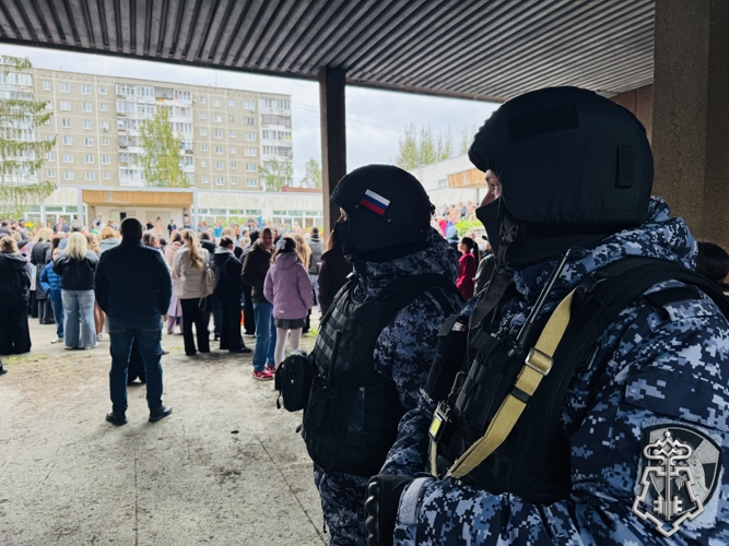 Росгвардия приняла участие в обеспечении безопасности мероприятий, посвященных Дню знаний в Свердловской области