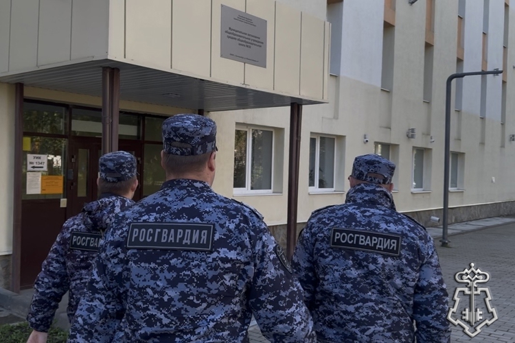 Личный состав Управления Росгвардии по Свердловской области принял участие в обеспечении безопасности проведения Единого дня голосования