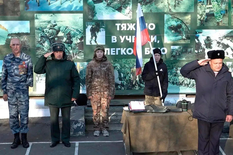 «Академия мужества» открывает двери: Росгвардейцы Урала провели патриотические встречи с молодежью