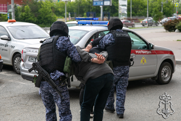 В Свердловской области росгвардейцы задержали подозреваемого в совершении тяжкого преступления