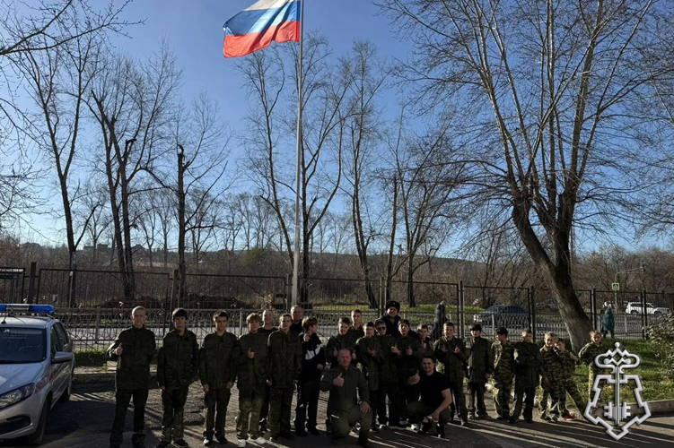 «Академия мужества» открывает двери: Росгвардейцы Урала провели патриотические встречи с молодежью